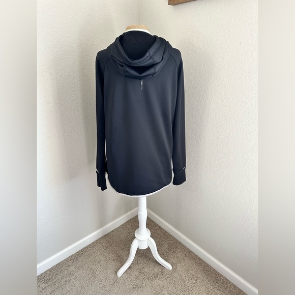 Gap fit woman’s hooded black sweater, size medium - Picture 2 of 6